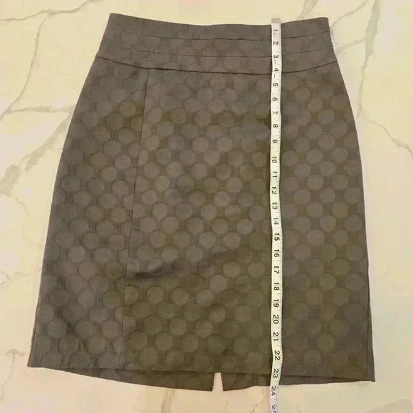 H&M High Waisted Straight Midi Skirt Taupe Womens Size 10 - Picture 7 of 7